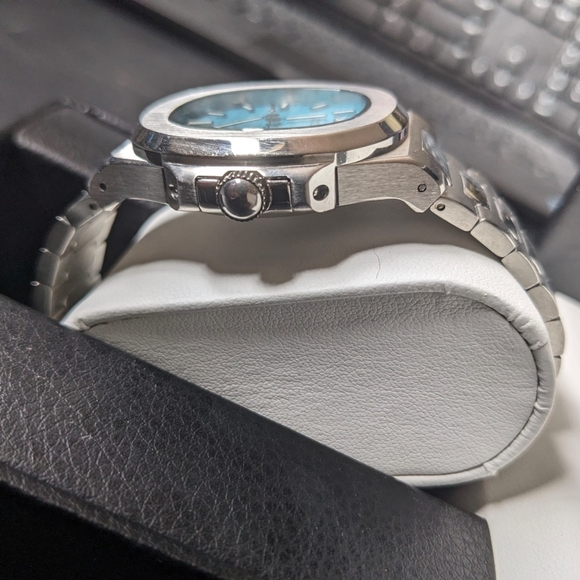 Custom Build "Seikonaut" with Tiffany Blue Dial - Picture 3 of 4